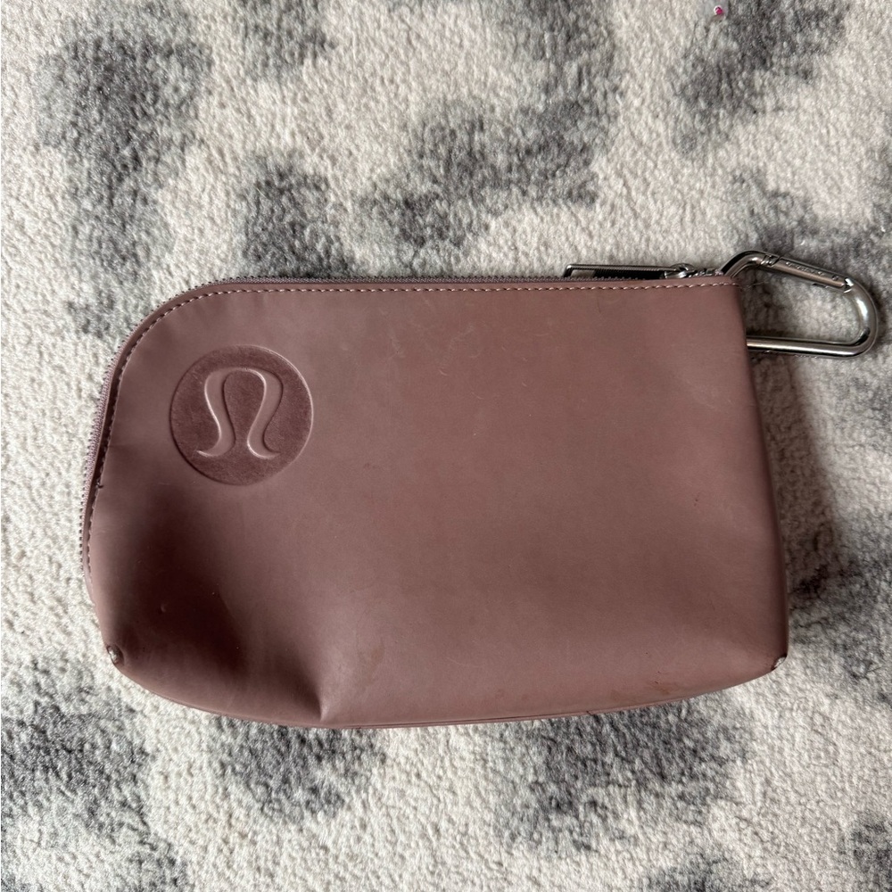 Lululemon mauve Pouch with Carabiner